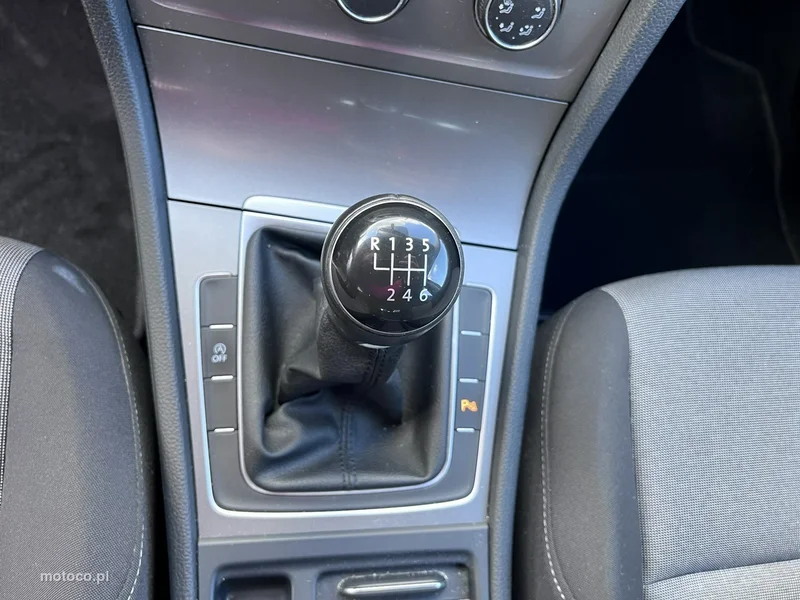 Volkswagen Golf VII 20