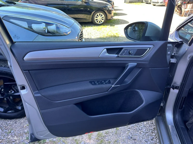 Volkswagen Golf Sportsvan VII 19