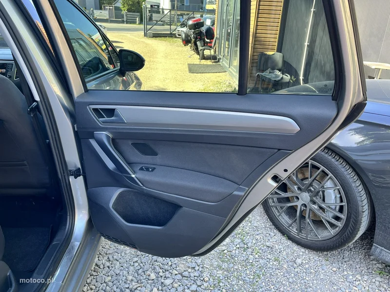 Volkswagen Golf Sportsvan VII 28