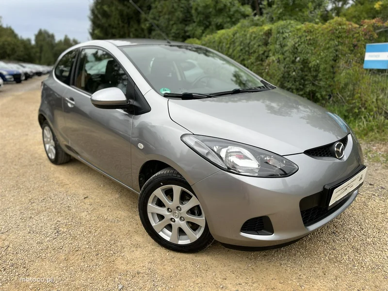 Mazda 2 11
