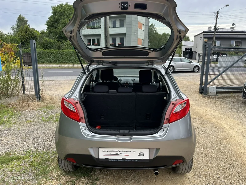 Mazda 2 18