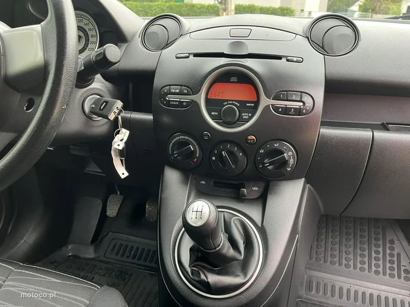 Mazda 2 24