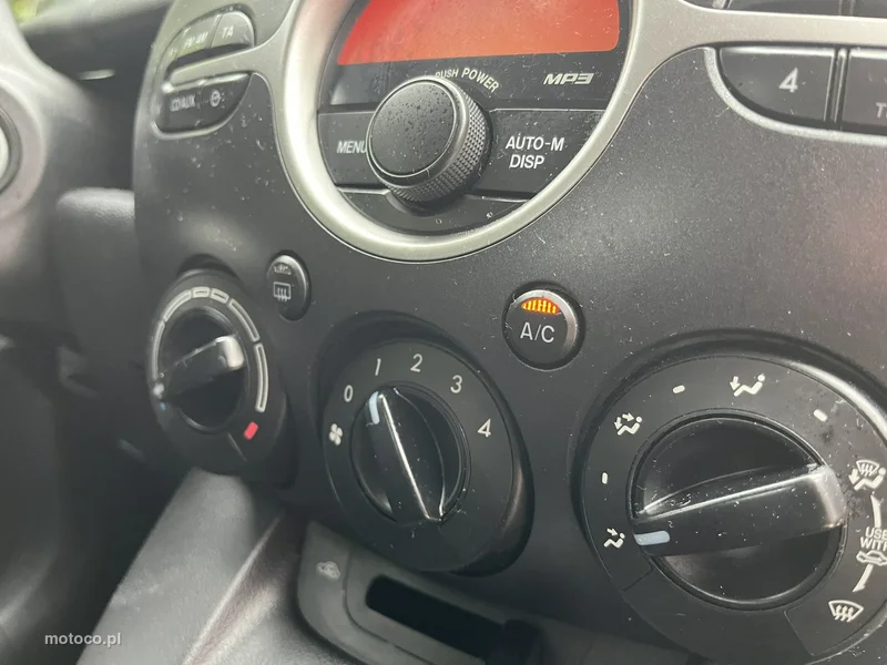 Mazda 2 25