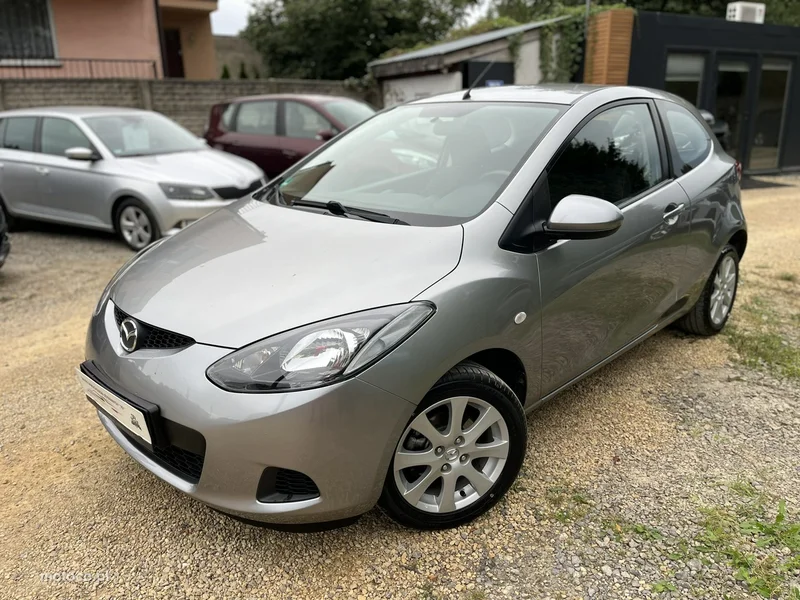 Mazda 2 9