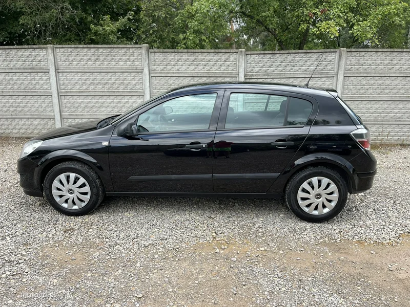 Opel Astra H 11