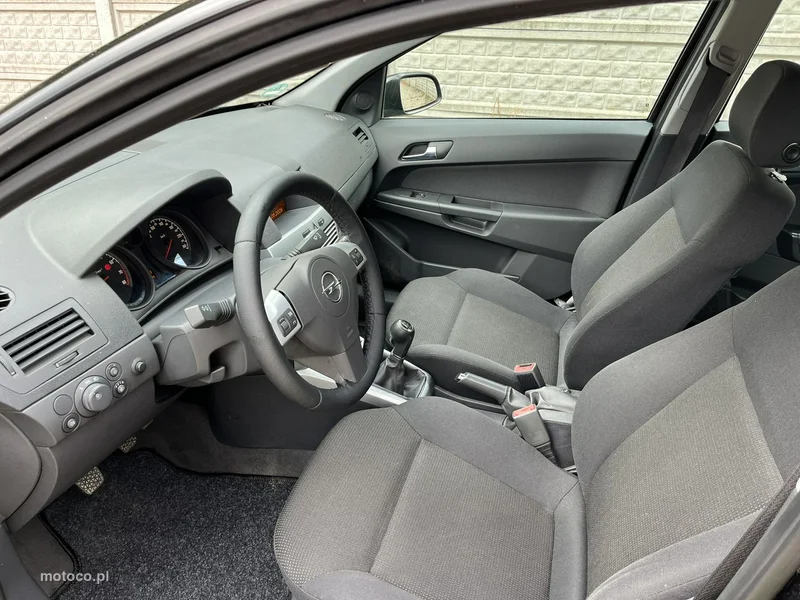 Opel Astra H 14