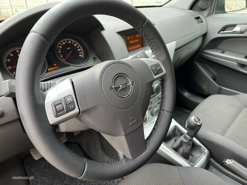 Opel Astra H 15