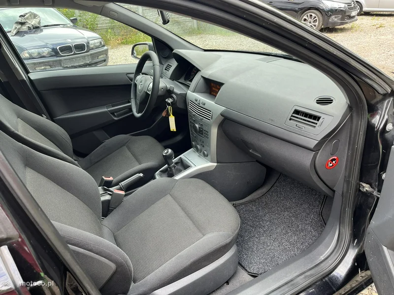 Opel Astra H 16