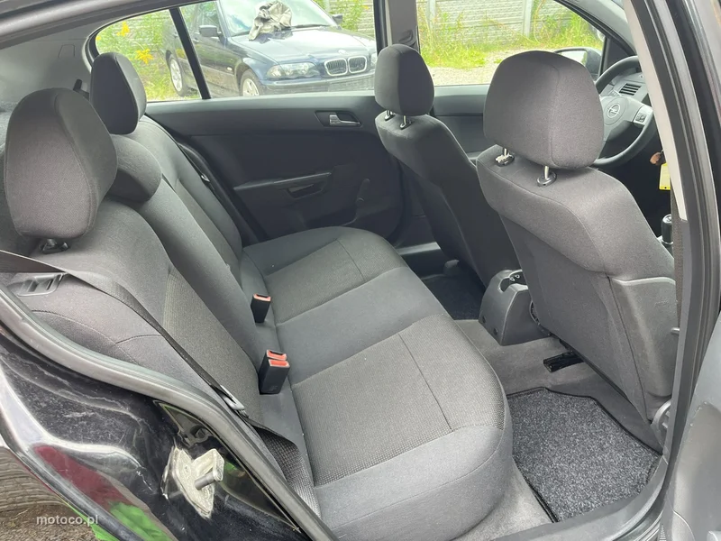 Opel Astra H 21