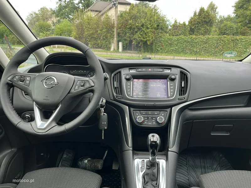 Opel Zafira C Tourer 14
