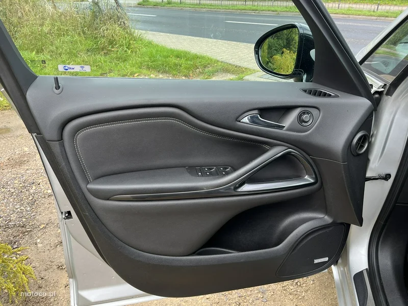 Opel Zafira C Tourer 15