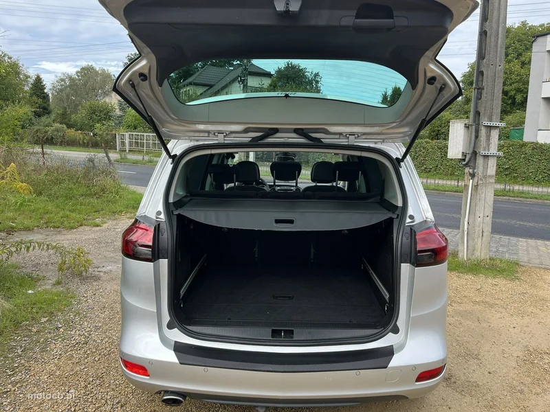 Opel Zafira C Tourer 29