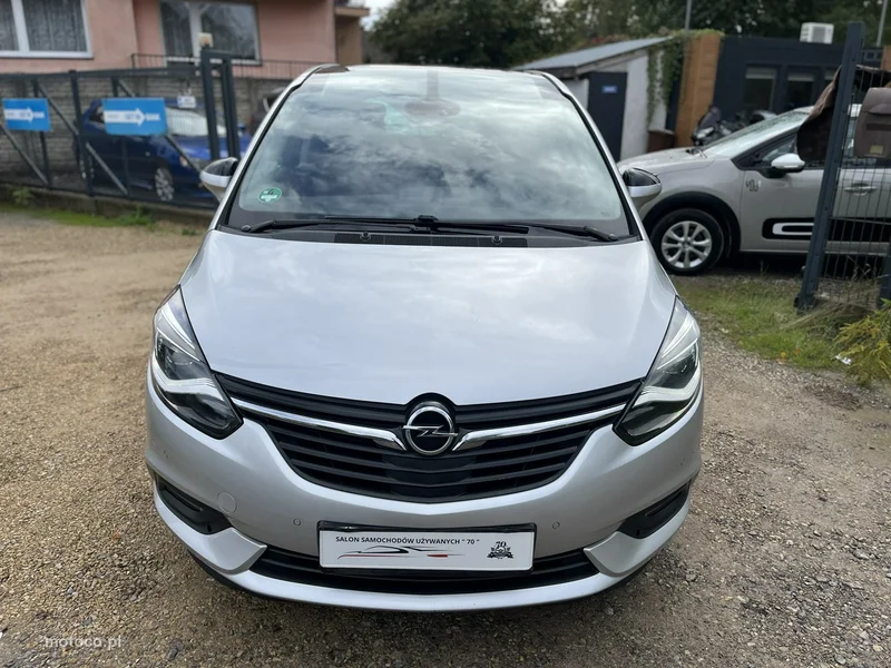 Opel Zafira C Tourer 6