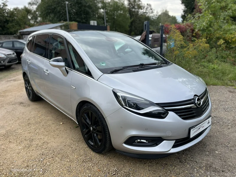 Opel Zafira C Tourer 7