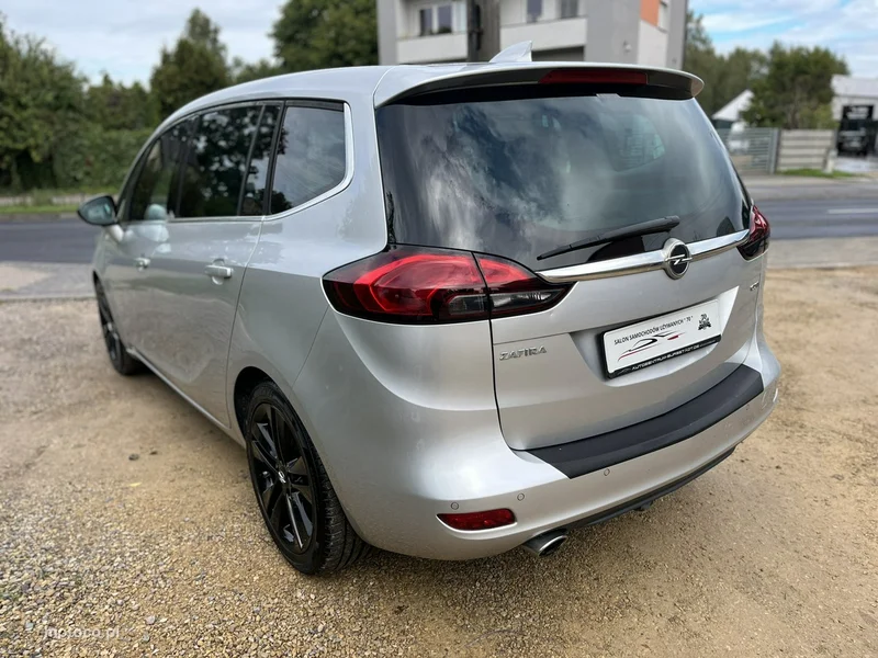 Opel Zafira C Tourer 10