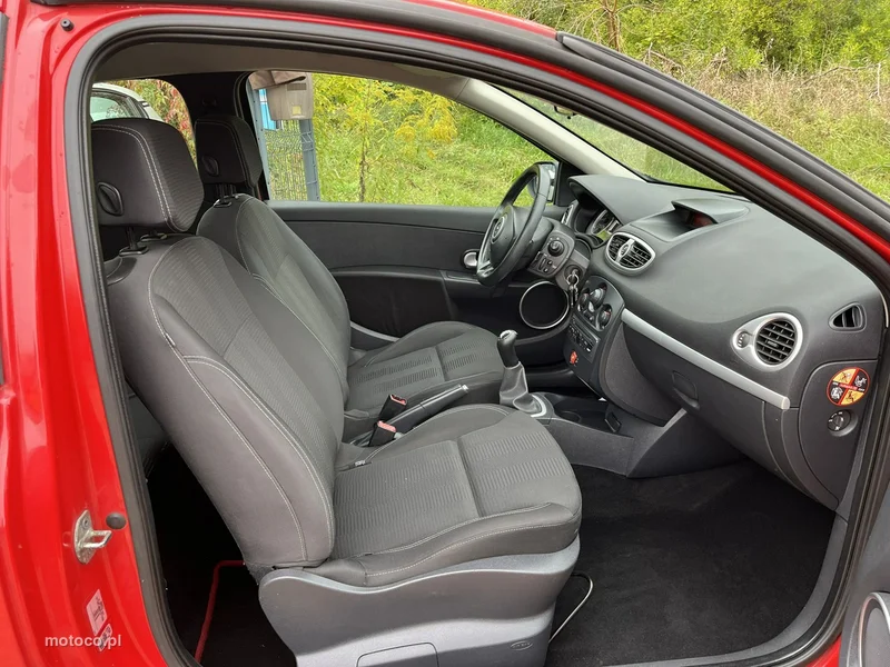 Renault Clio III 13