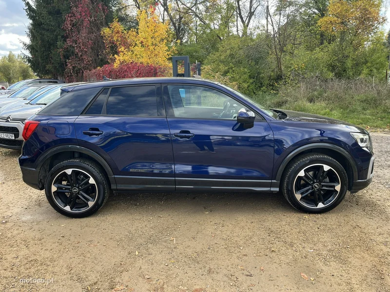 Audi Q2 8