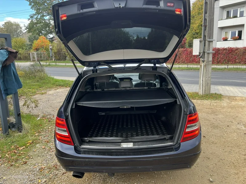 Mercedes-Benz Klasa C W204 C 220 26