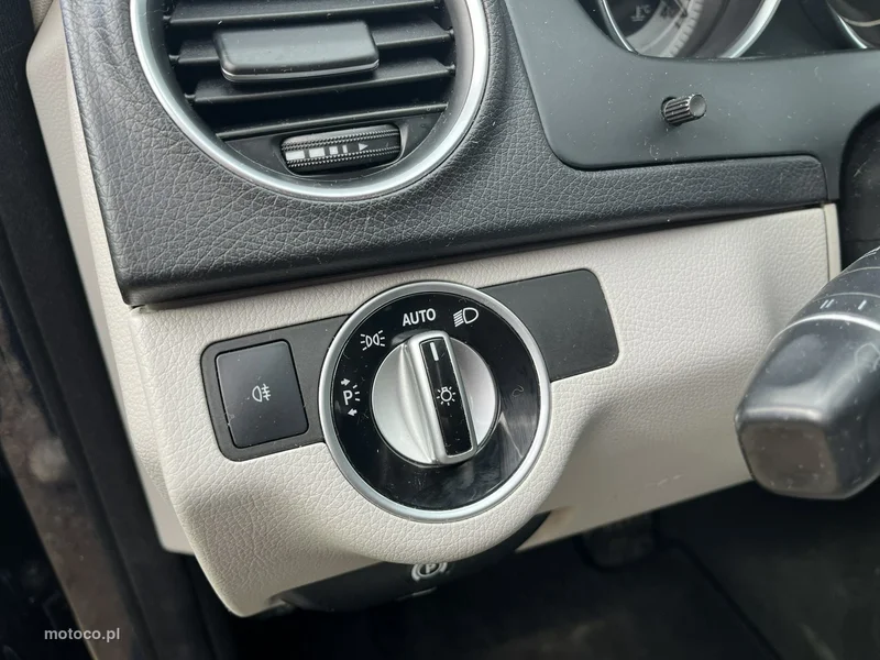 Mercedes-Benz Klasa C W204 C 220 30