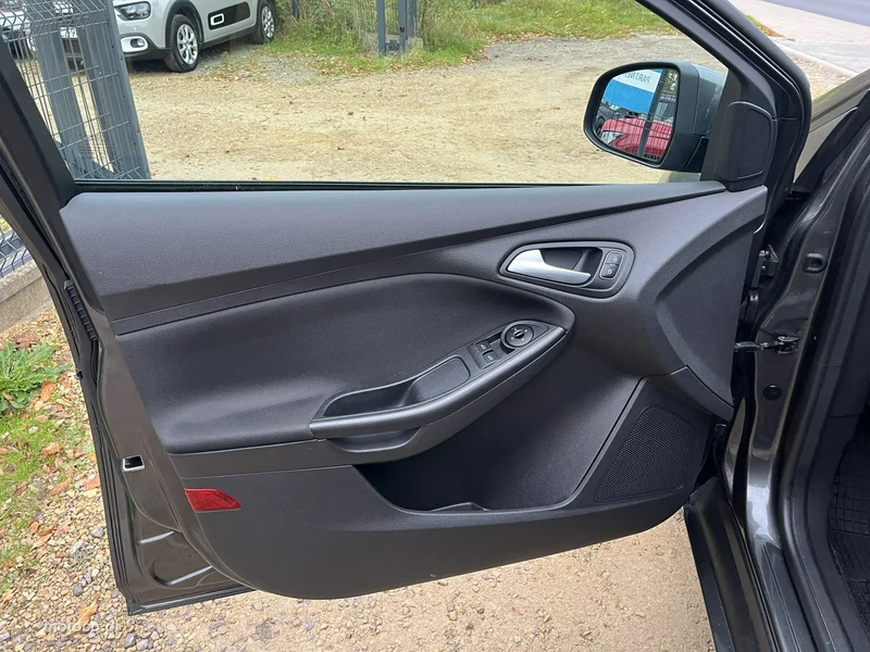 Ford Focus III 18