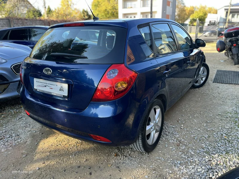 Kia Cee'd 8