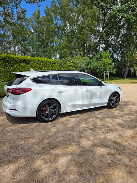 Ford Focus IV 11