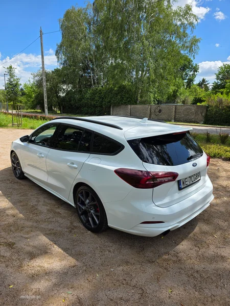 Ford Focus IV 10
