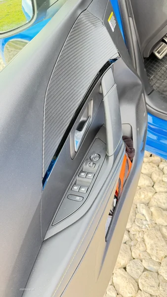 Peugeot e-208 11