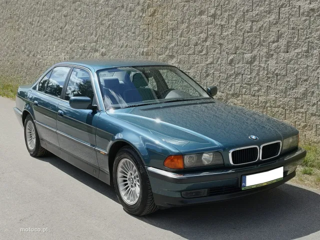BMW Seria 7 E38 740