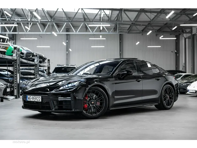 Porsche Panamera 976