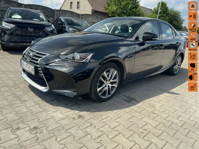 Lexus IS
