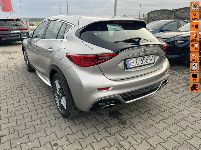Infiniti Q30