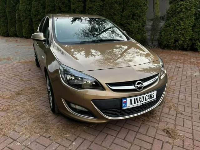 Opel Astra J