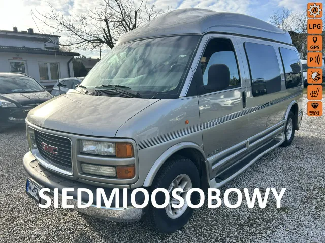 GMC Savana