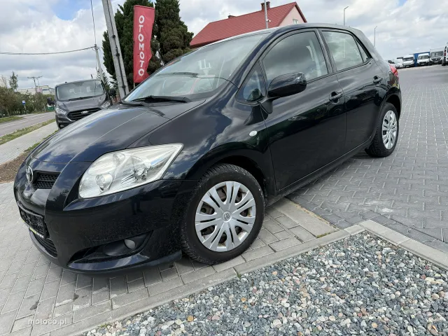 Toyota Auris E150