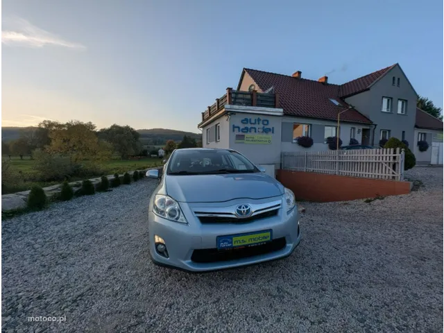 Toyota Auris E150