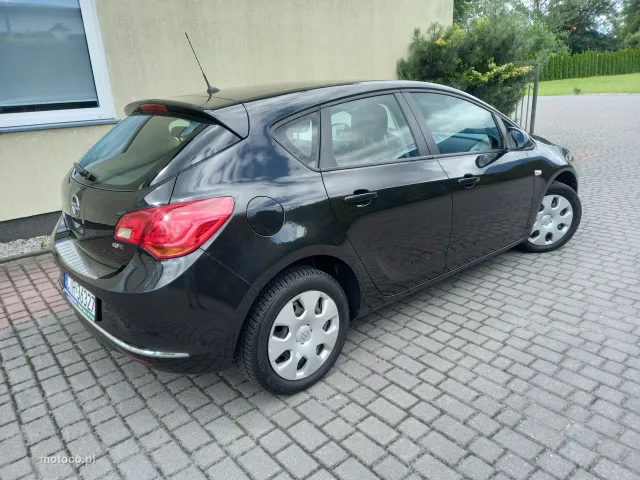 Opel Astra J