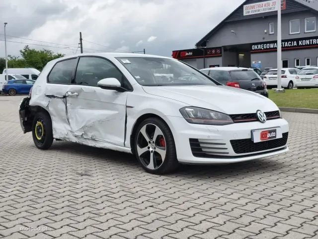 Volkswagen Golf VII