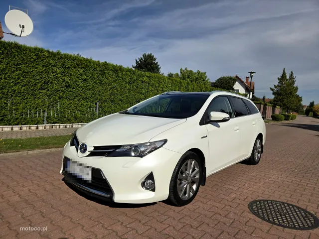 Toyota Auris E180