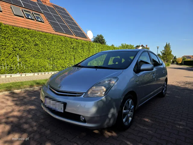 Toyota Prius+ XW20