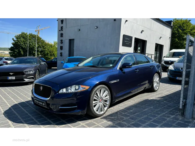 Jaguar XJ