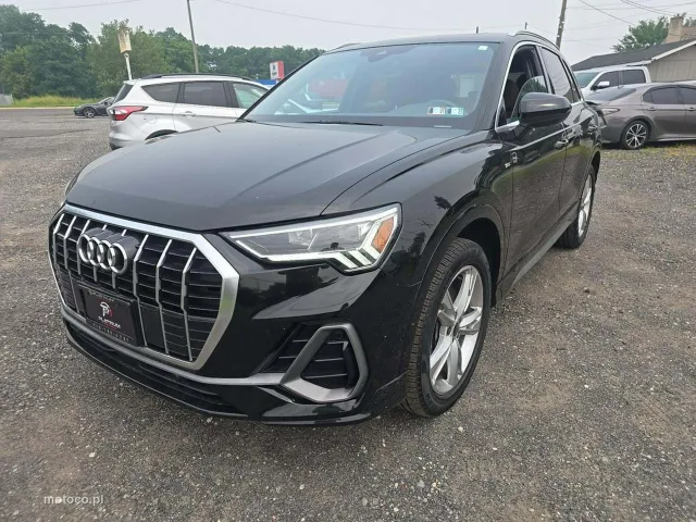 Audi Q3 F3