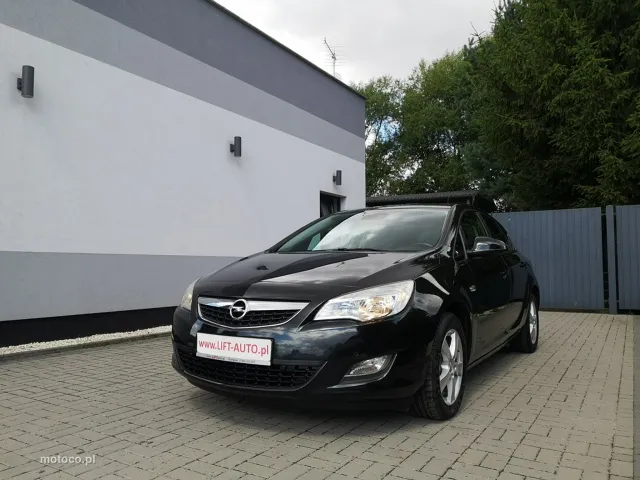 Opel Astra J