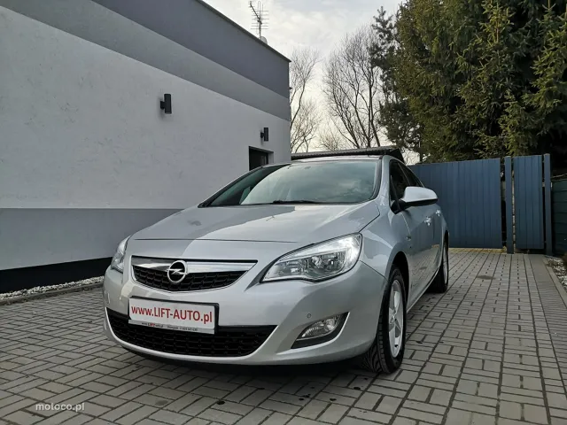 Opel Astra J