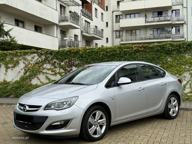 Opel Astra J