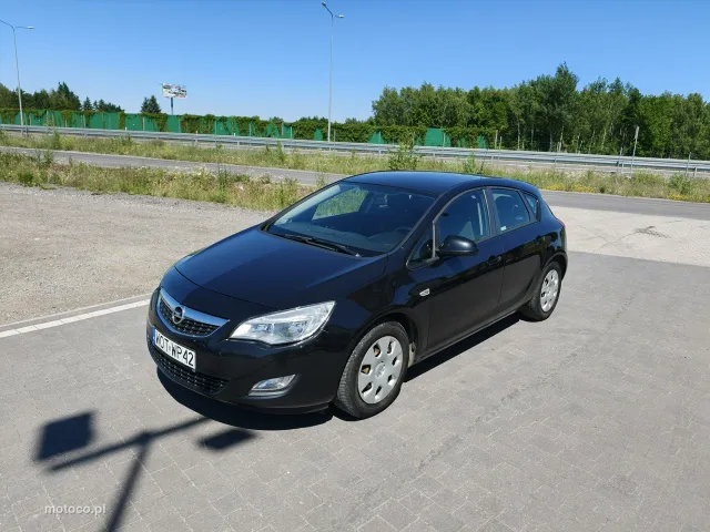Opel Astra J