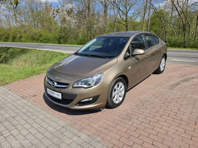 Opel Astra J
