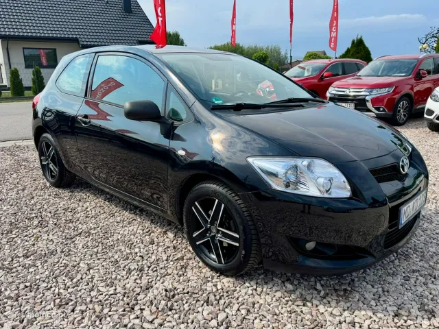Toyota Auris E150