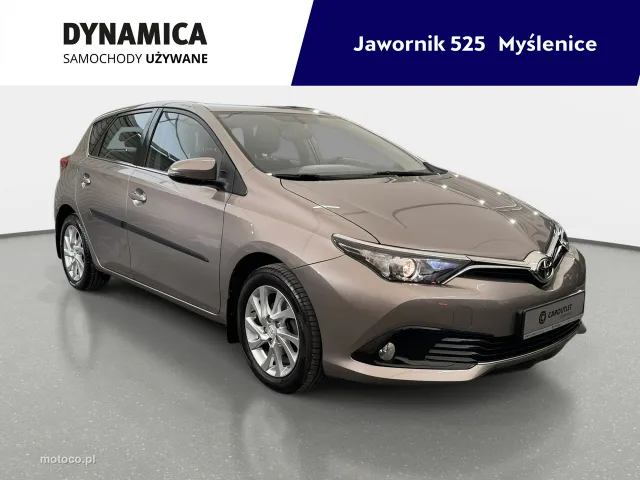 Toyota Auris E180
