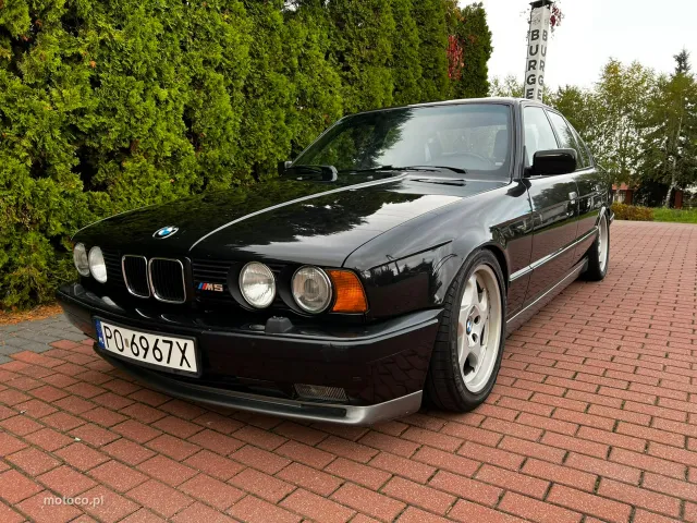 BMW M5 E34